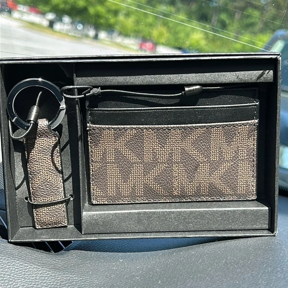 Michael Kors Mens Card Case and Keychain Gift Set Brown MK Logo Signature Boxed